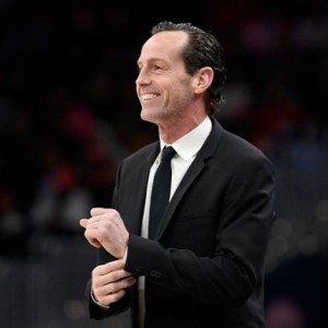 足球世界俱乐部杯-主帅未定流言不断！休赛期初期黄蜂乱成一锅粥