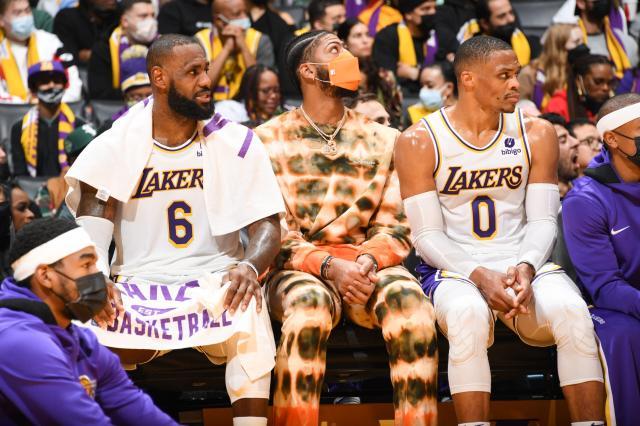 1640618253745084388.jpeg 16628-lebron-james-defends-russell-westbrook-after-lakers-loss-to-james-harden-nets-scaled.jpeg
